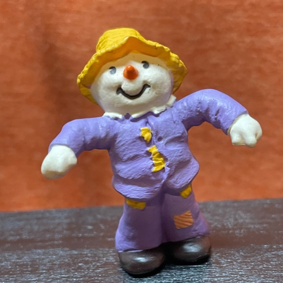 Vintage Hallmark Mini-Figurines (Set 1) - Picture 7 of 15